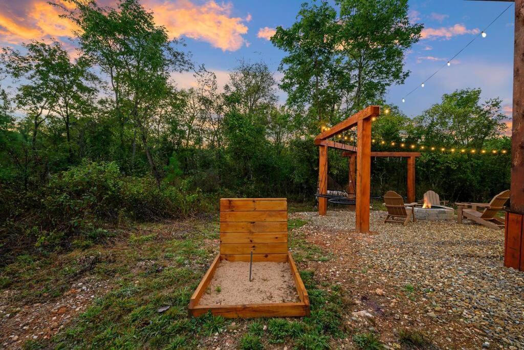 הוילה ברוקן בו Under The Stars - Secluded, Hot Tub, Firepit, Games מראה חיצוני תמונה